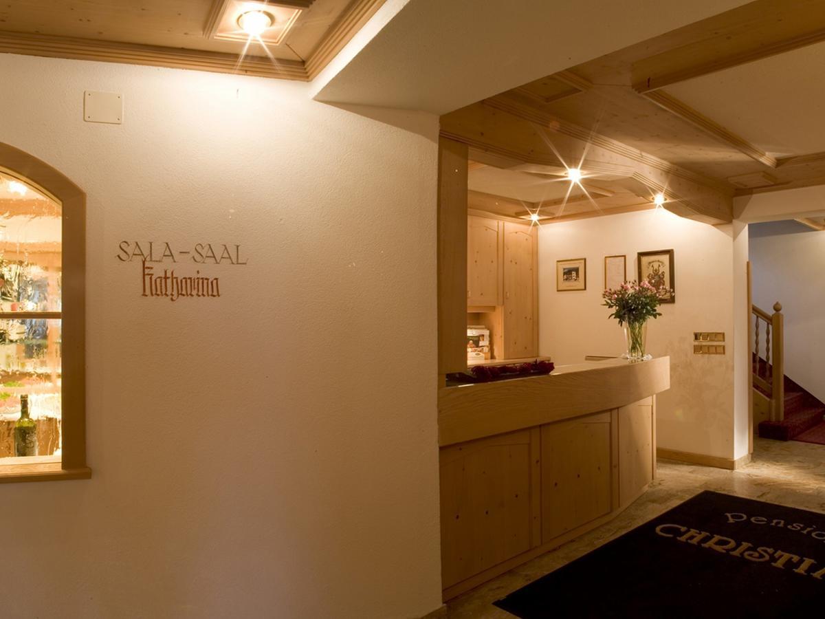 Hotel Christian Corvara In Badia Bagian luar foto