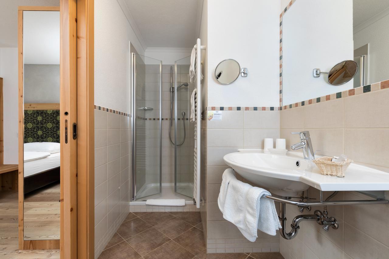 Hotel Christian Corvara In Badia Bagian luar foto