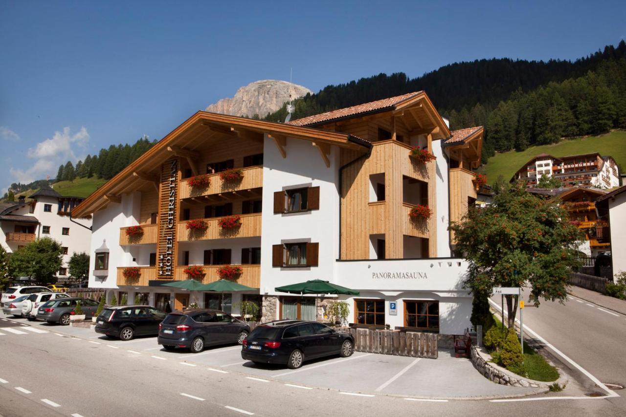 Hotel Christian Corvara In Badia Bagian luar foto